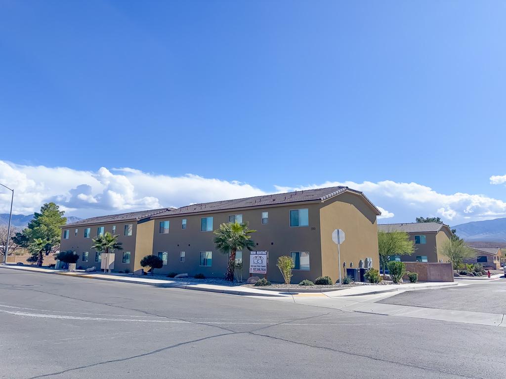 MLS#:NEW-NoHeadaches!-Fullyren